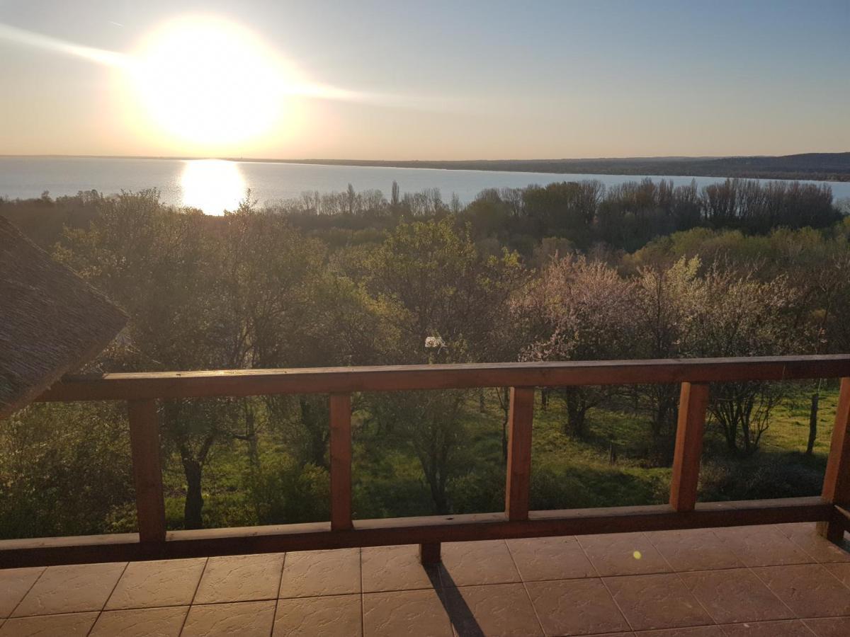 Villa Korozsa Vendeghaz تيهاني المظهر الخارجي الصورة